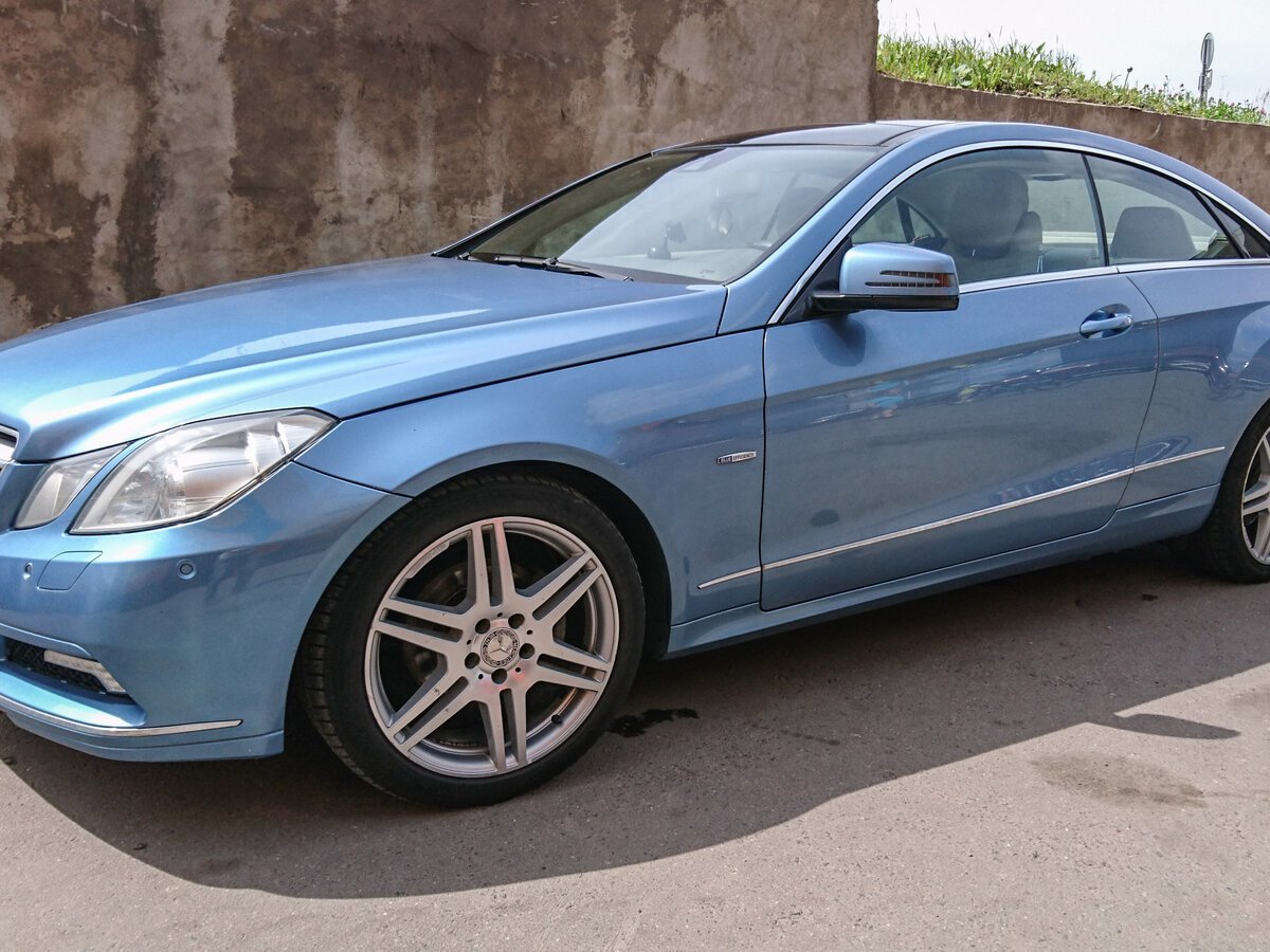W212 Coupe Blue