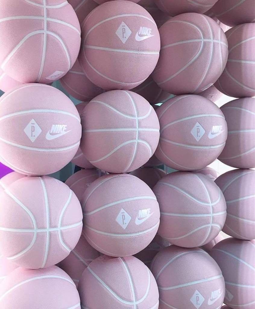 Эстетика розового мячика