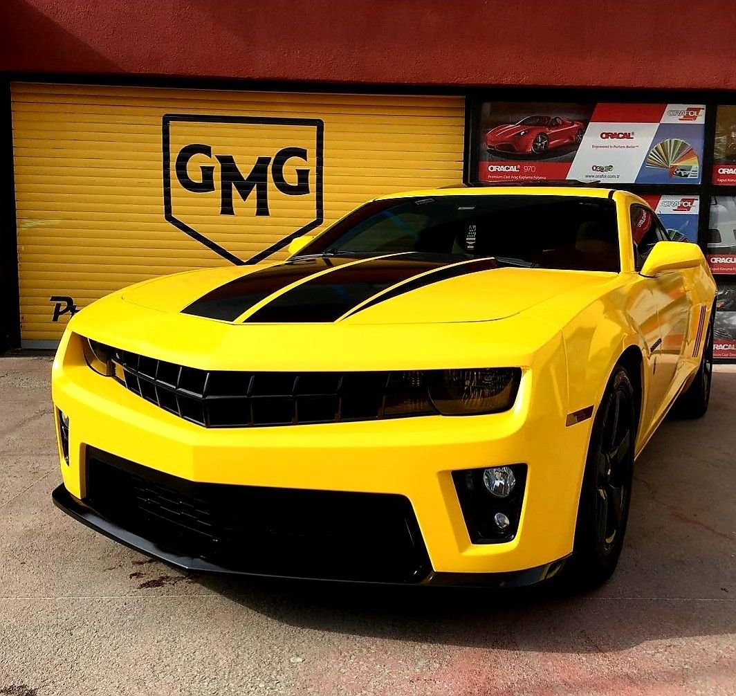 Chevrolet Camaro 2020 желтый