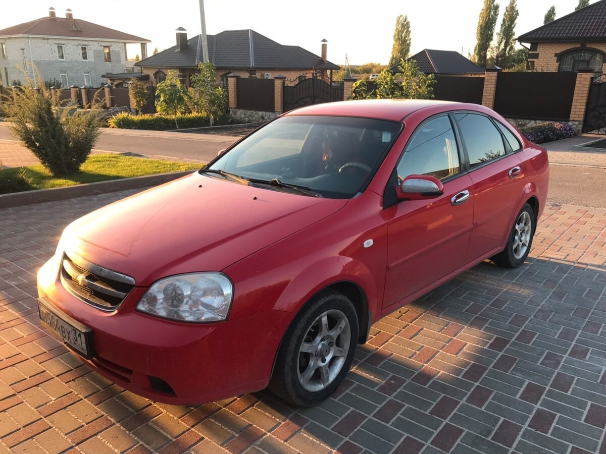 Chevrolet Lacetti Red