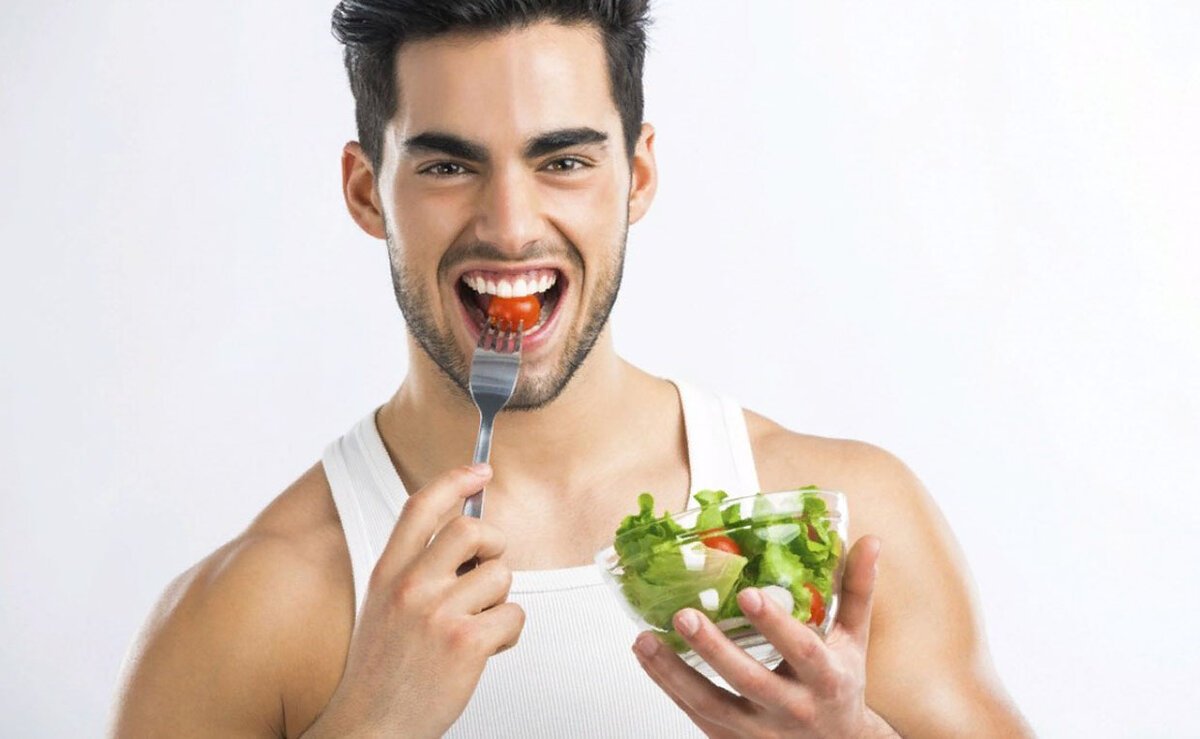 Здоровье мужчины продукты. Здоровый мужчина. Еда для мужчин. Мужчина ест. Здоровый образ жизни мужчины.