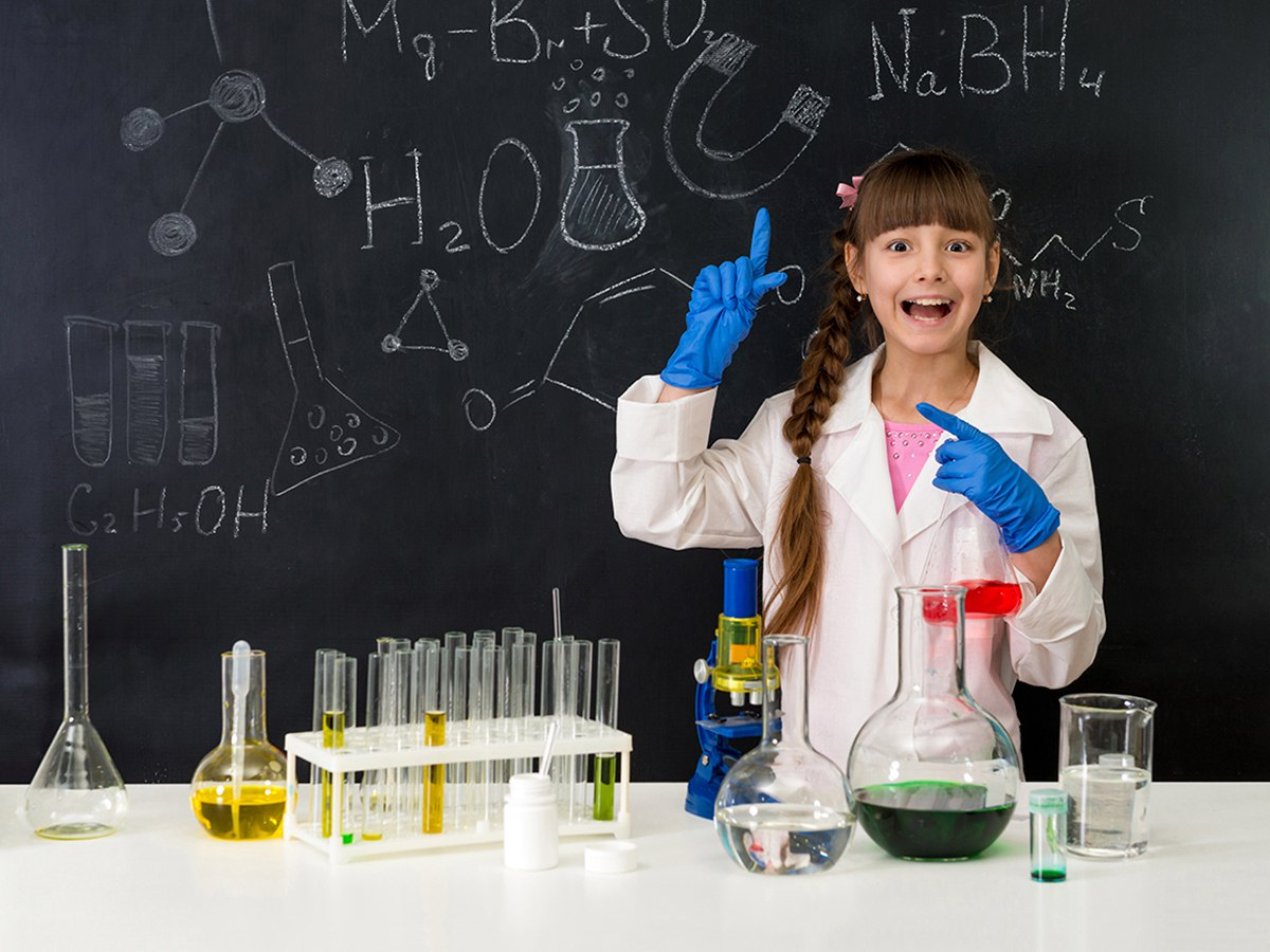 Стибиум для химика. Дети на уроке химии. Опыты на уроке химии. Школьники на химии. Детские химические опыты.