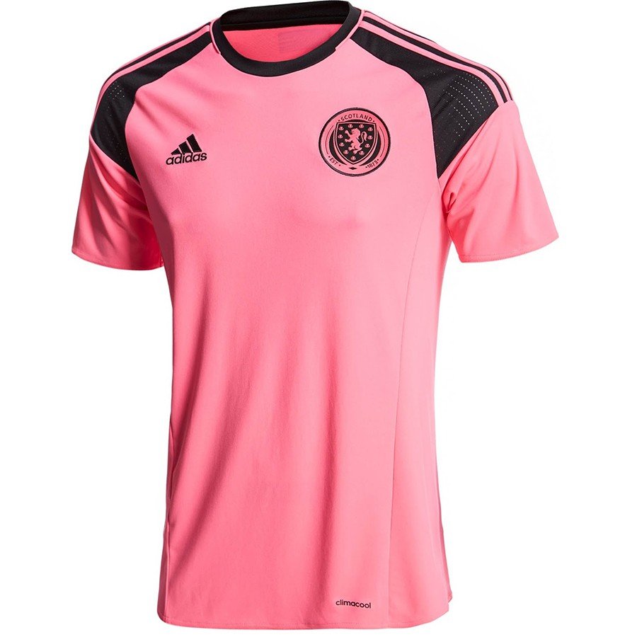 Черно розовая форма. Форма адидас футбольная розовая. Футбольная форма adidas розовая. Футбольная форма сборной Шотландии. Форма сборной Шотландии по футболу.