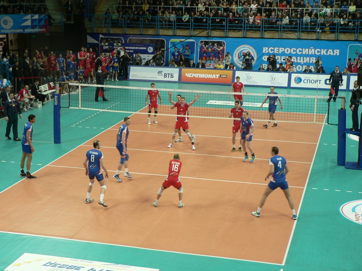 Игроки в волейболе