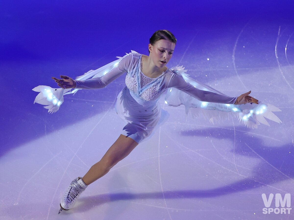 Анна Щербакова фото на льду 2022