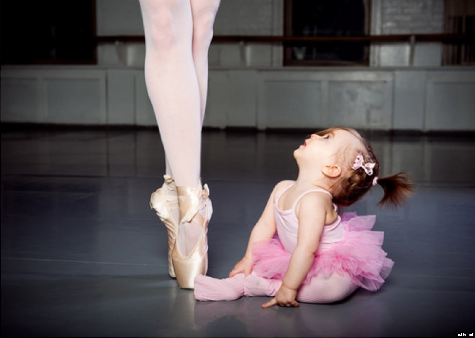 Танцы слезы песня. Балерина Анжелина Лебедева. Маленькая балерина. Маленькие танцоры.