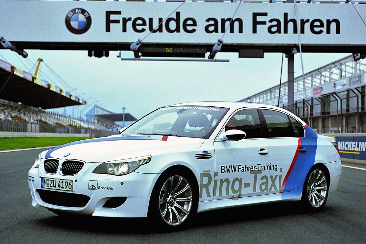 BMW m5 Ring Taxi