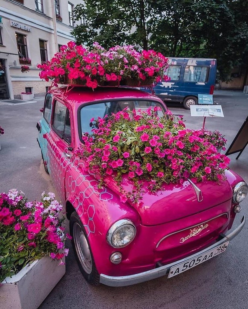 Машина с цветами в СПБ