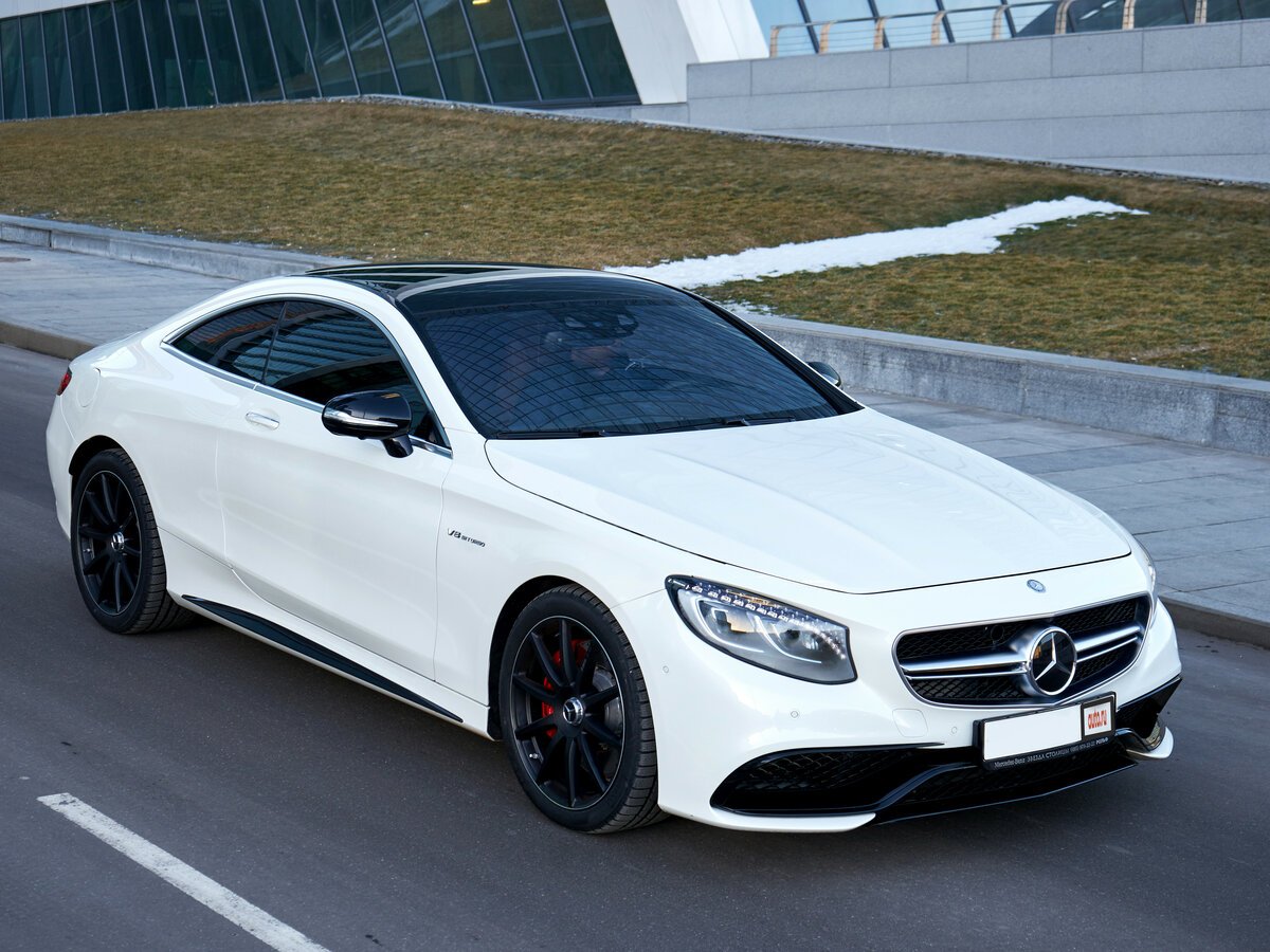 Mercedes Benz 63s AMG Coupe белый