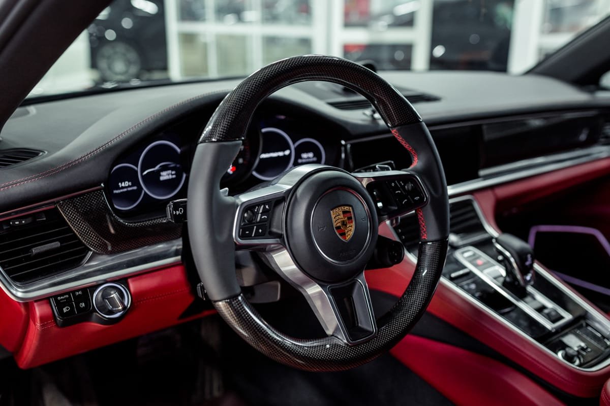 Руль Porsche Panamera Carbon