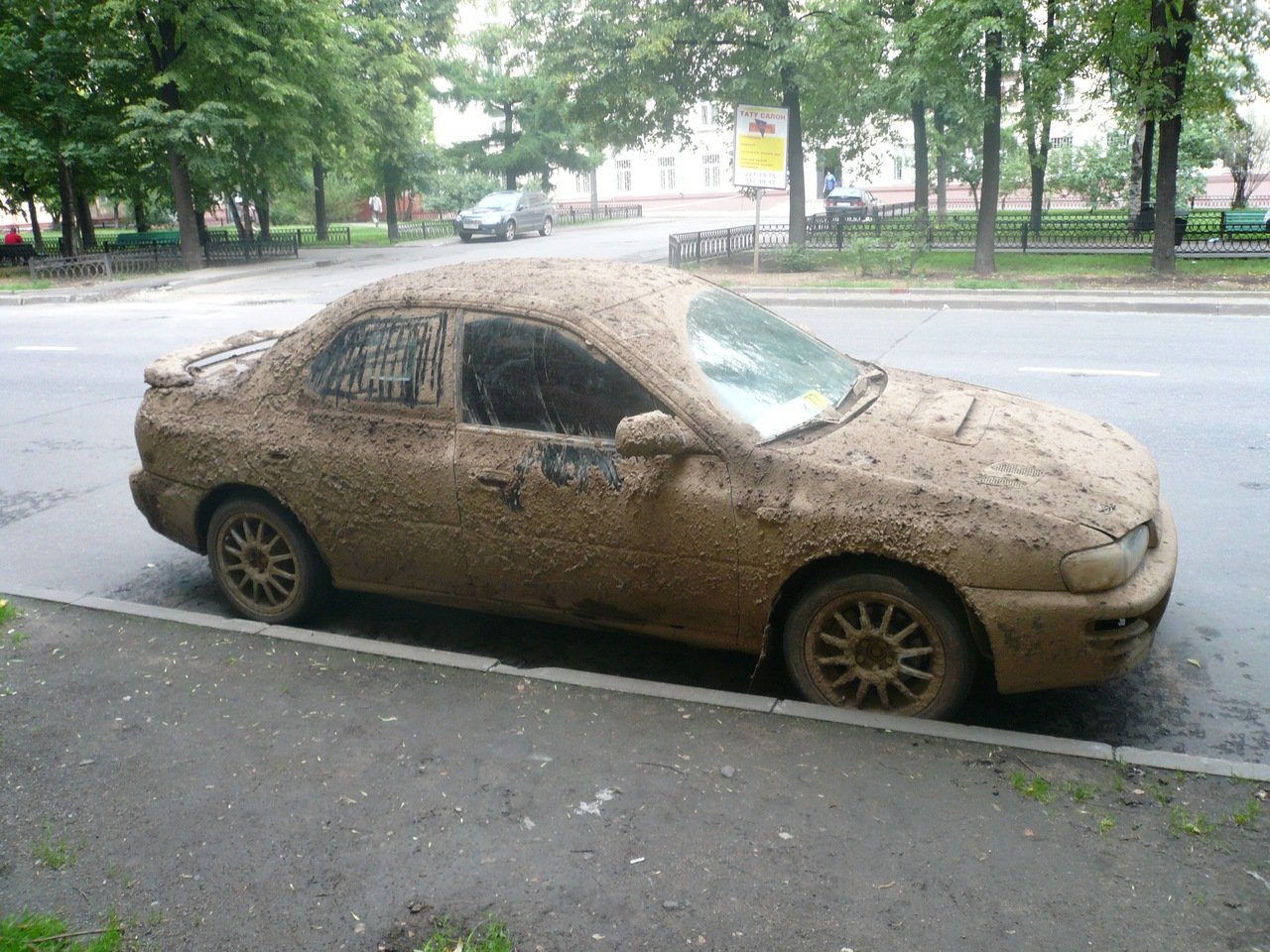 Почему машина грязная. Грязная машина. Грязная машина Москва. Грязные машины в Германии. Грязная машина до и после.