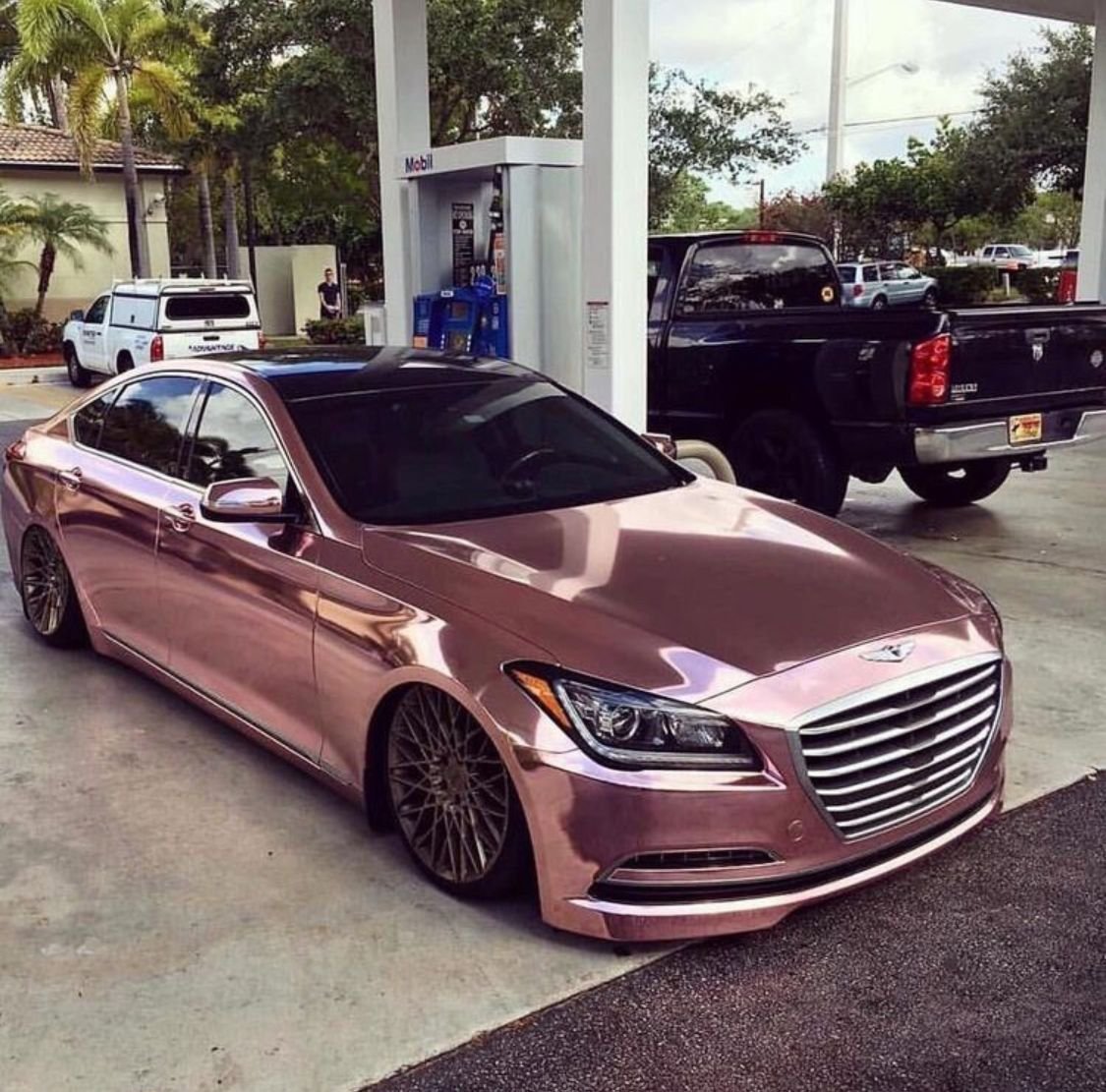 Розовое золото машина