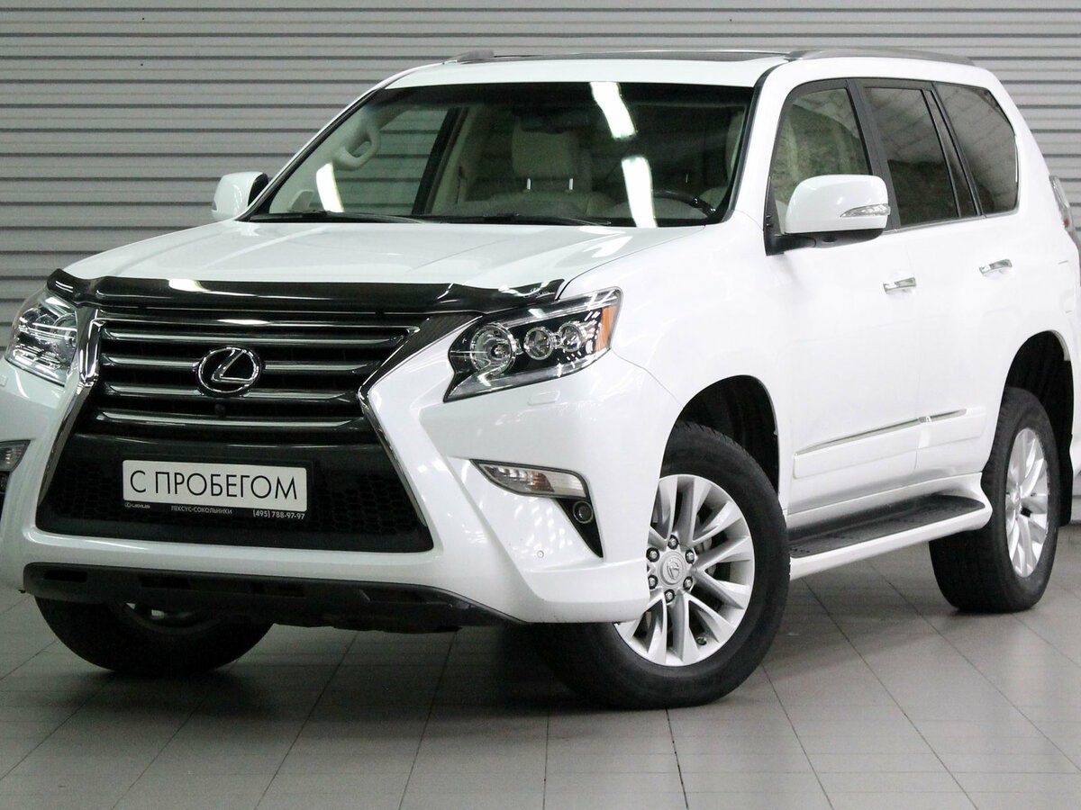 Lexus GX белый