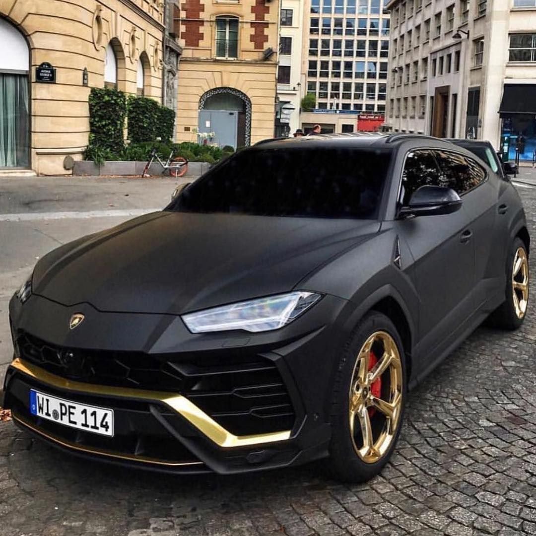 Lamborghini Urus черный матовый