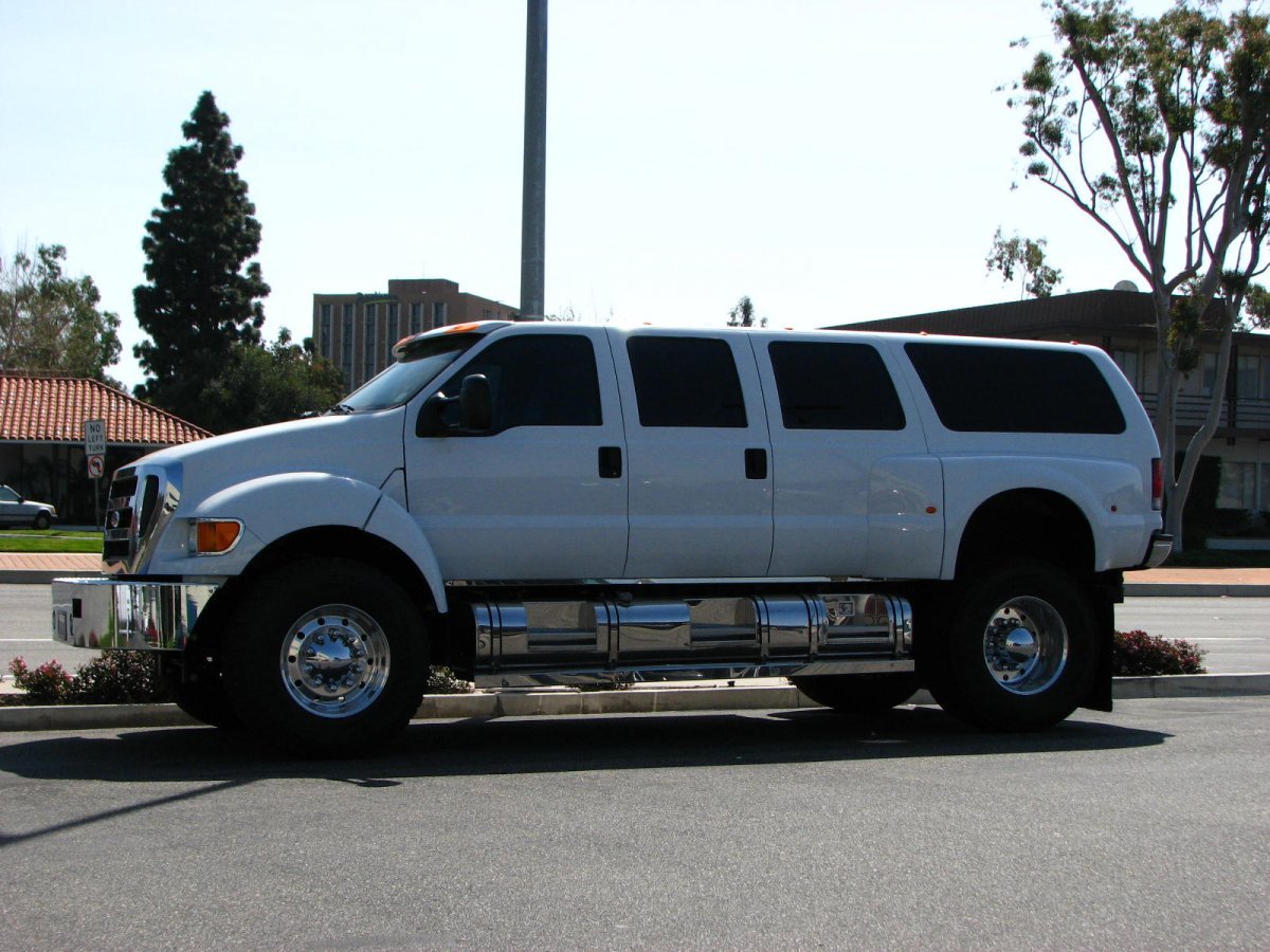 The Ford f-650 4x4