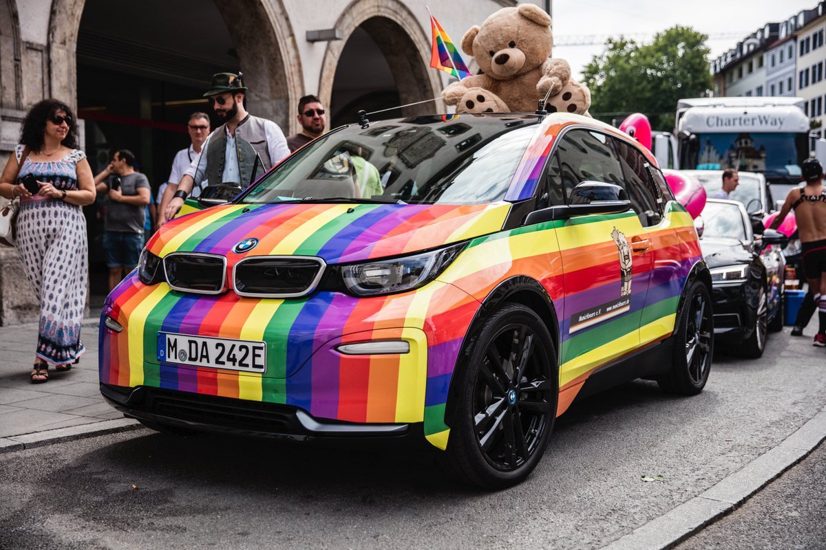 BMW i8 LGBT