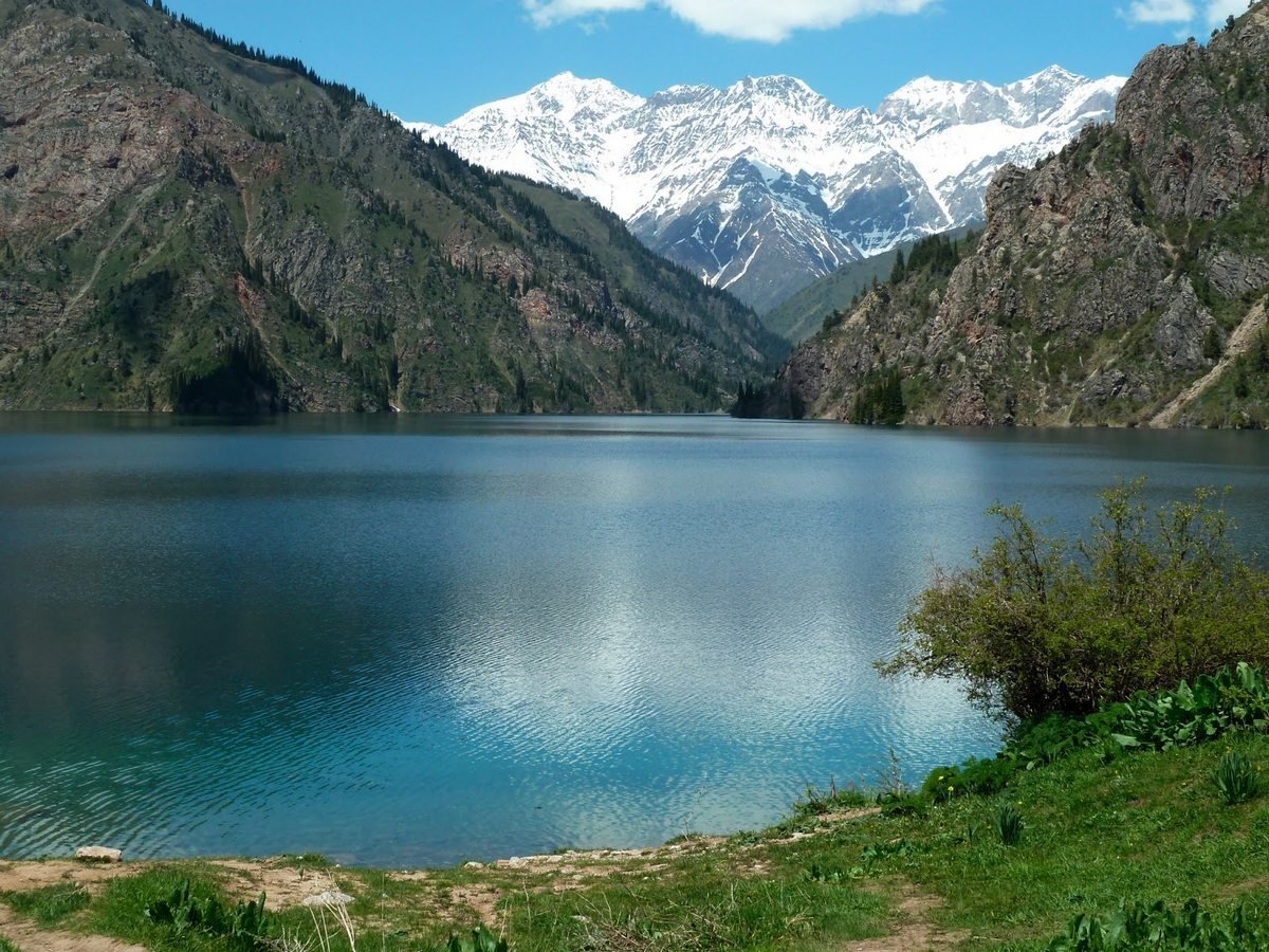 Озеро Сары-Челек Киргизия