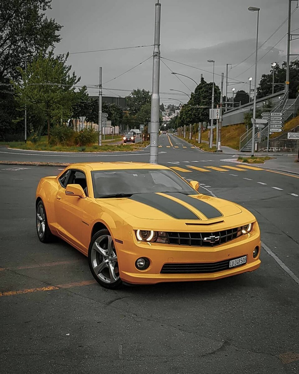 Chevrolet Camaro zl1 Бамблби
