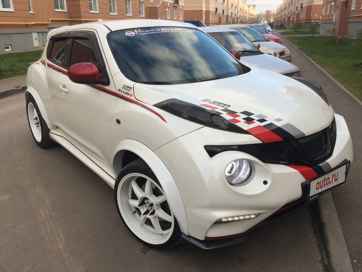 Nissan Juke белый с черной крышей