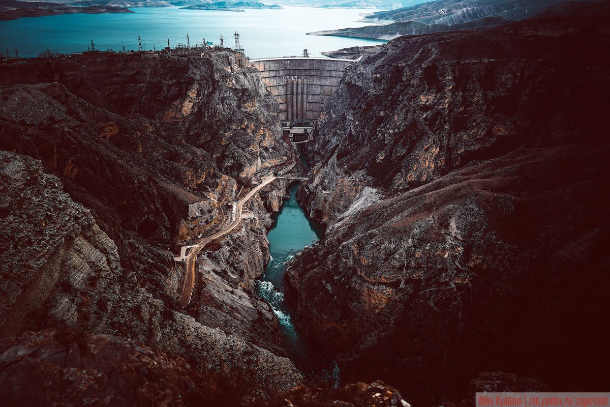 Чиркейская ГЭС ночью