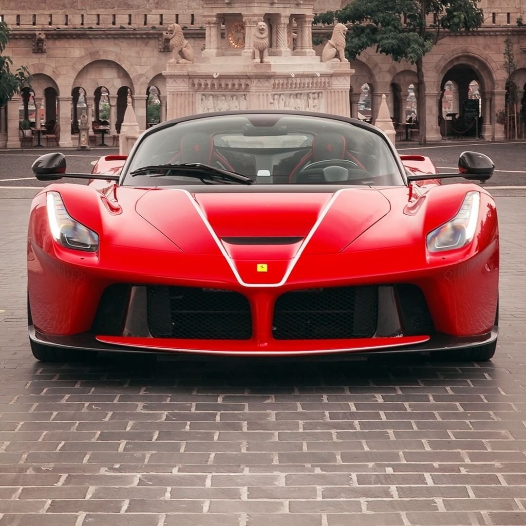 Ferrari LAFERRARI Front