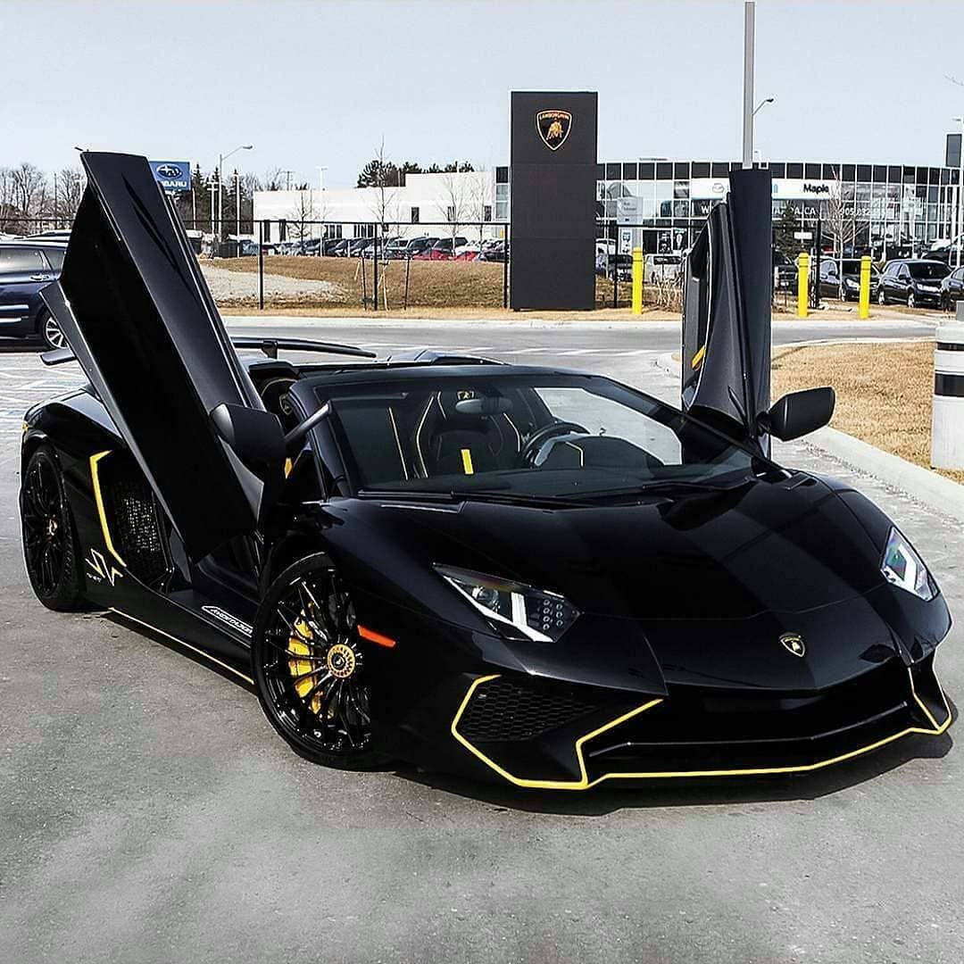 Lamborghini Aventador SV черный