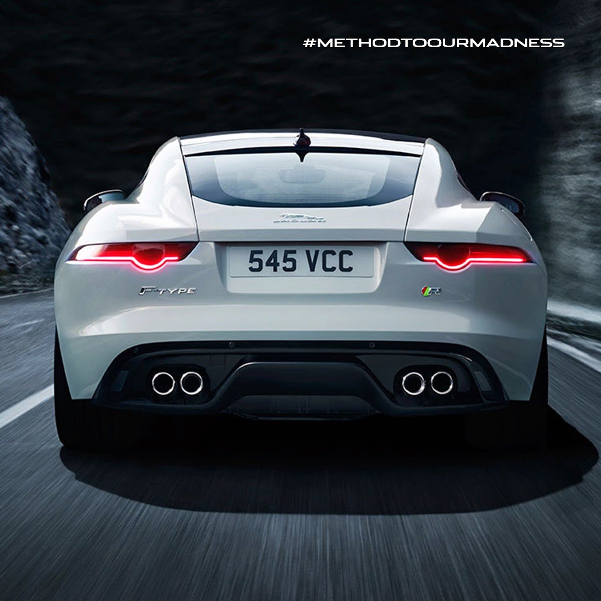 Jaguar f Type сзади