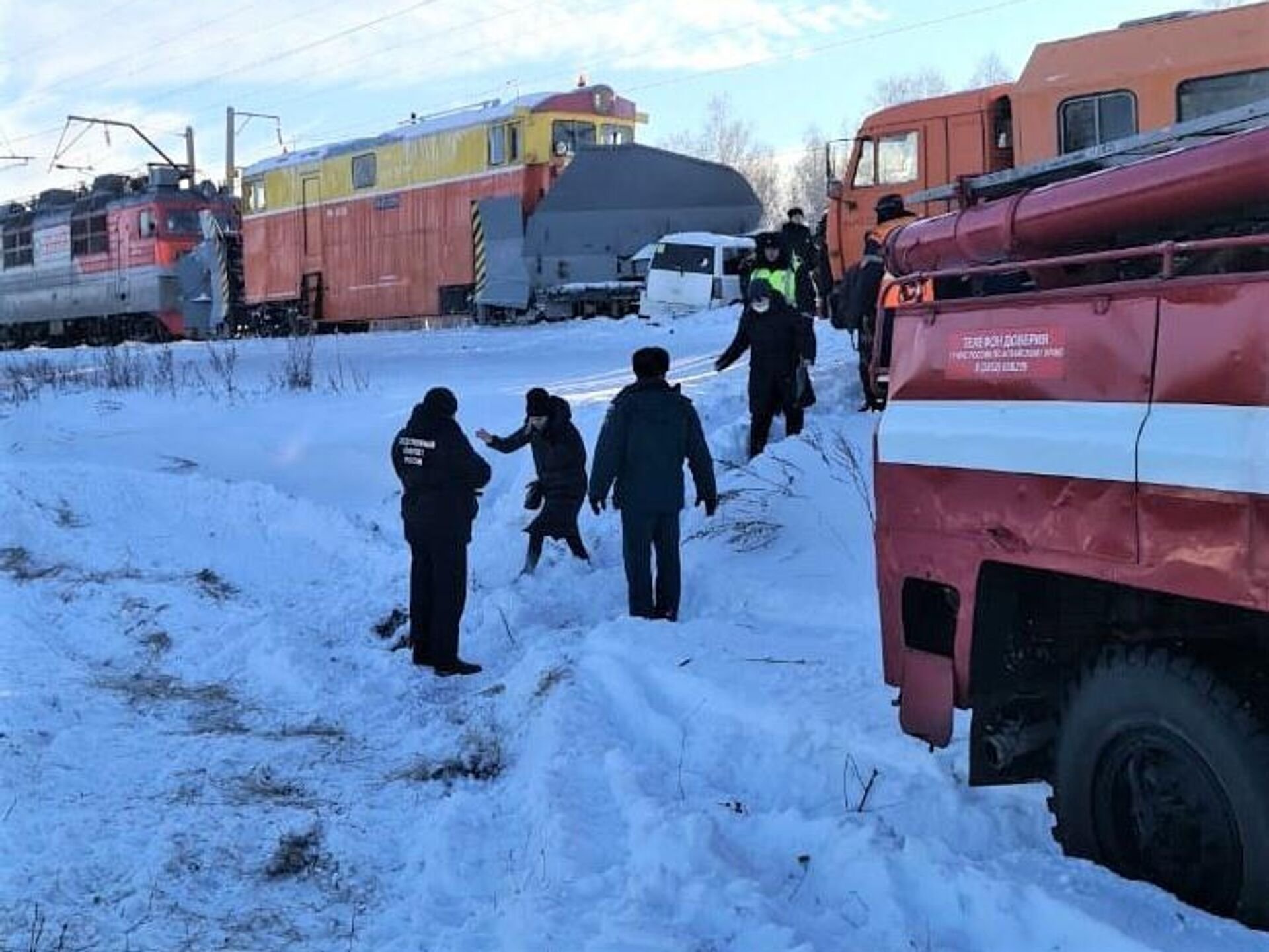 10 ноября 2019. Алтай снегоуборочный поезд авария. Происшествия на железной дороге. ДТП В Тальменке Алтайского края.