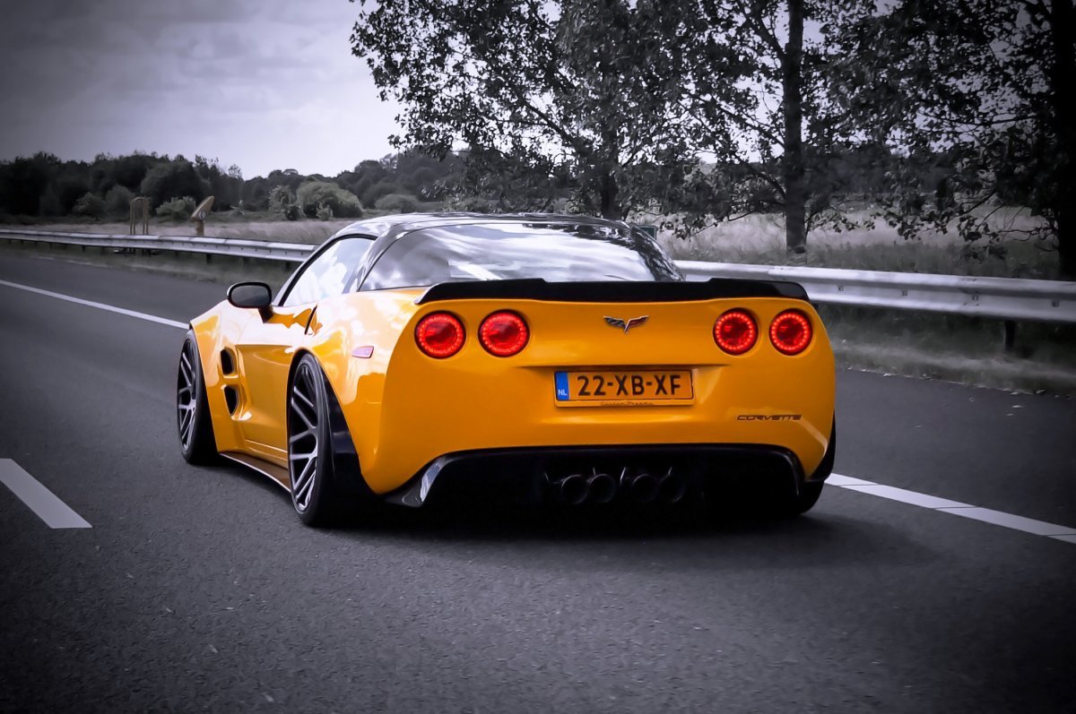 Chevrolet Corvette c6 Yellow