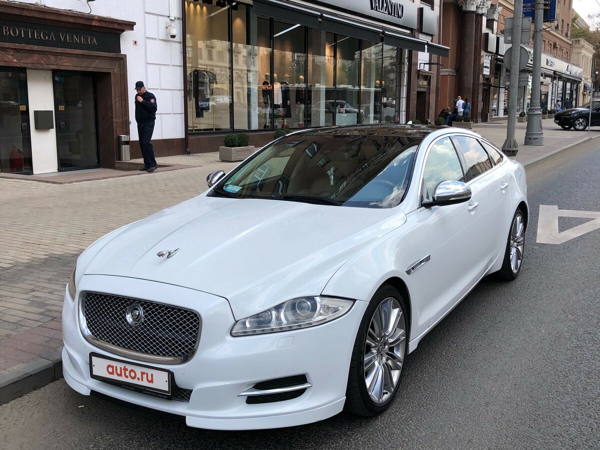 Jaguar XJ IV (x351), 2010 белый