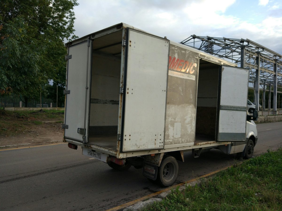 Спринтер 906 цельнометаллическая будка