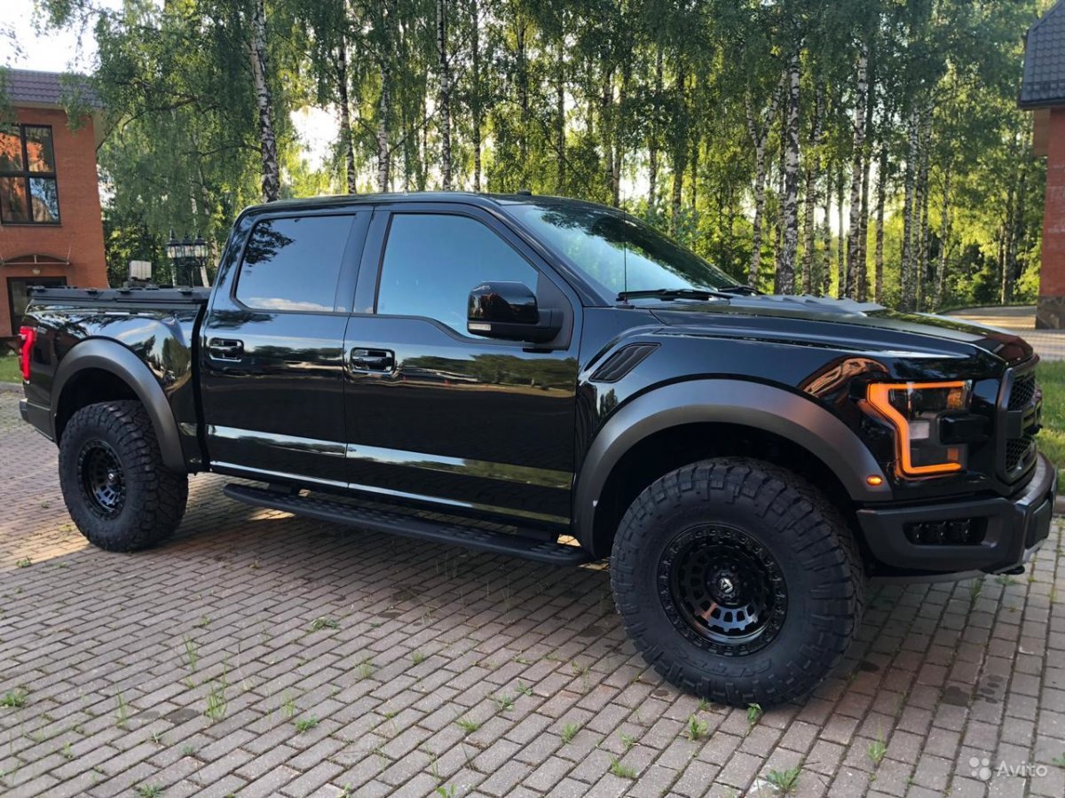 Ford f 150 Raptor черный
