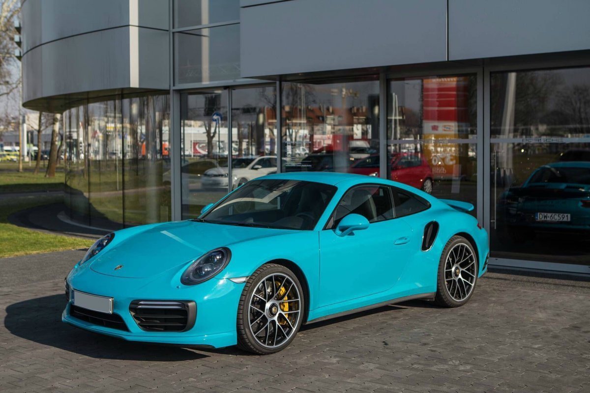 Porsche 911 Turbo s Blue