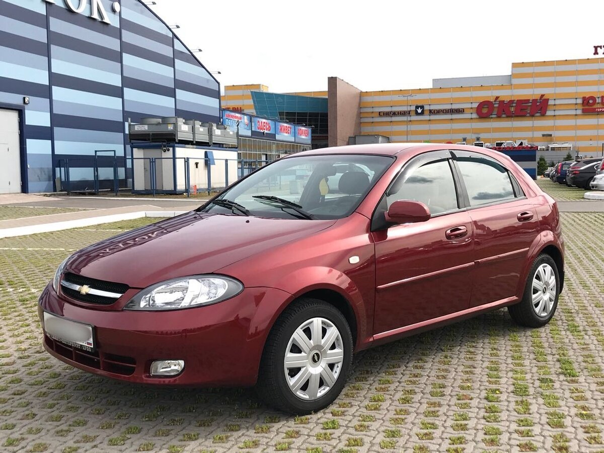 Chevrolet Lacetti красный 2007 хэтчбек