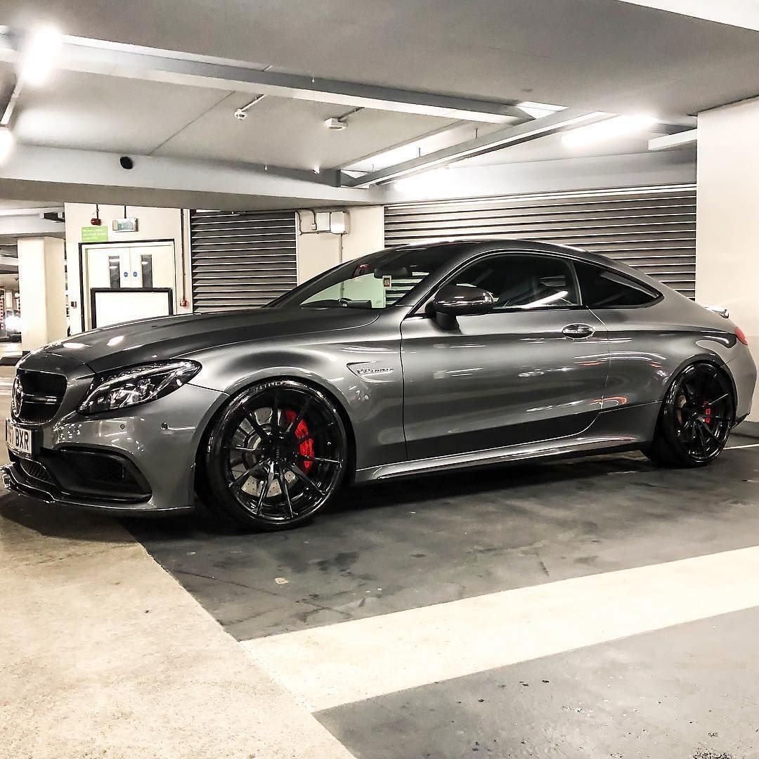 Mercedes Benz s63 AMG