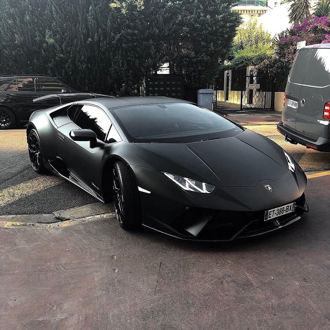 Ламборгини Хуракан черный матовый