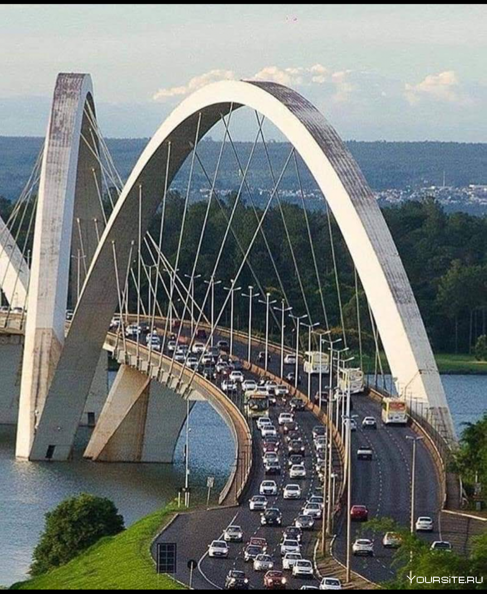 Мост Жуселино Кубичек