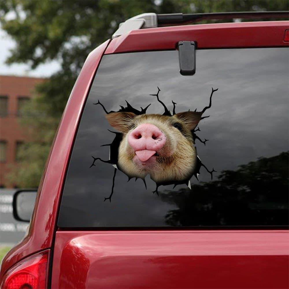 Автомобиль с наклейкой свиньи
