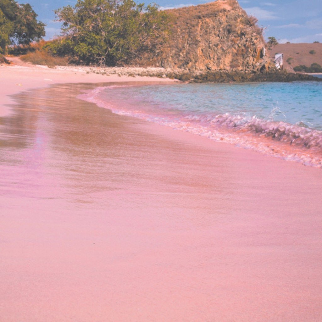 Розовый остров
