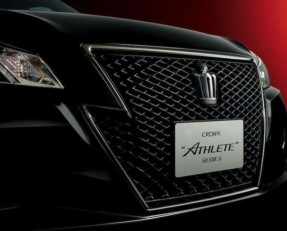 Toyota Crown athlete Black