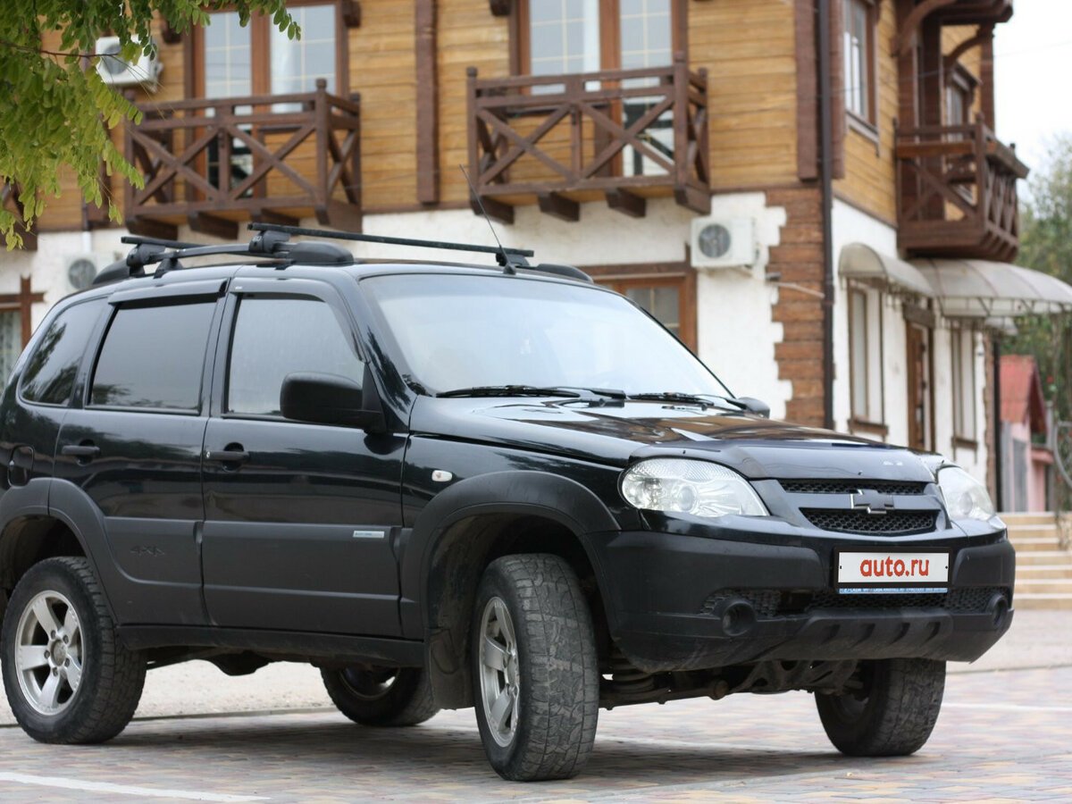 Chevrolet Niva 1.7 МТ 2012 чёрная