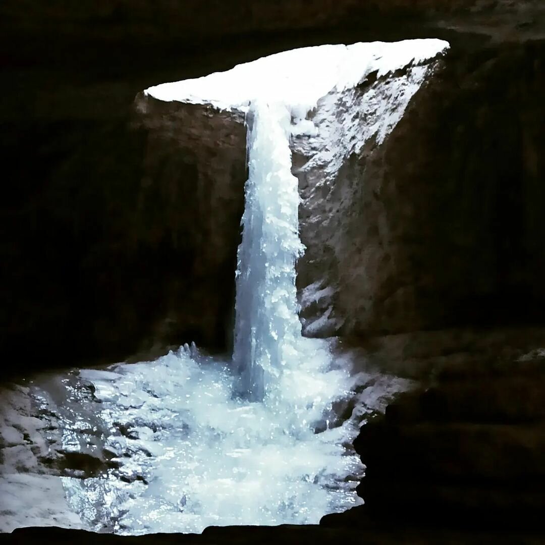 Салтинский подземный водопад зимой