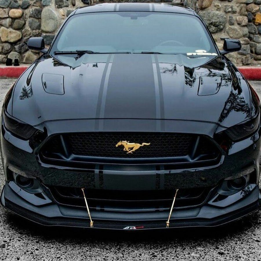 Ford Mustang gt черный