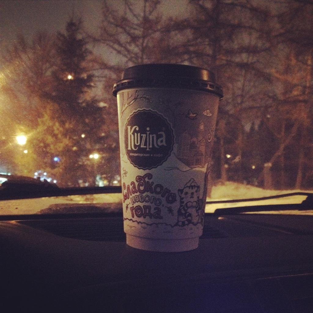 Кофе в машине ночью