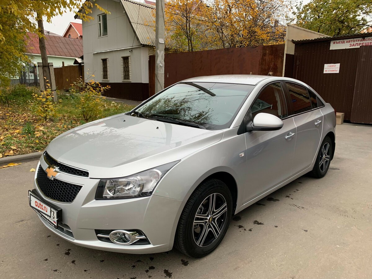 Шевроле Круз седан серебристый