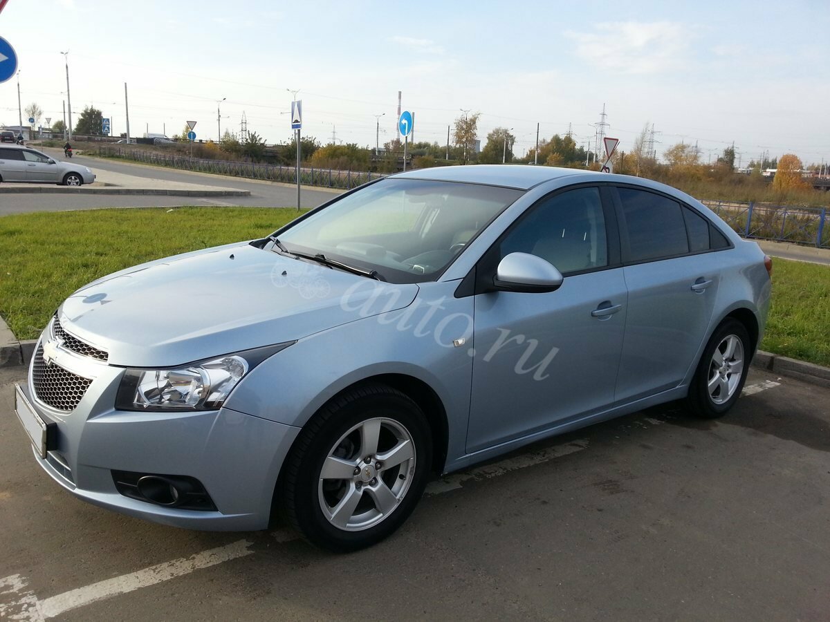 Шевроле Круз седан серый