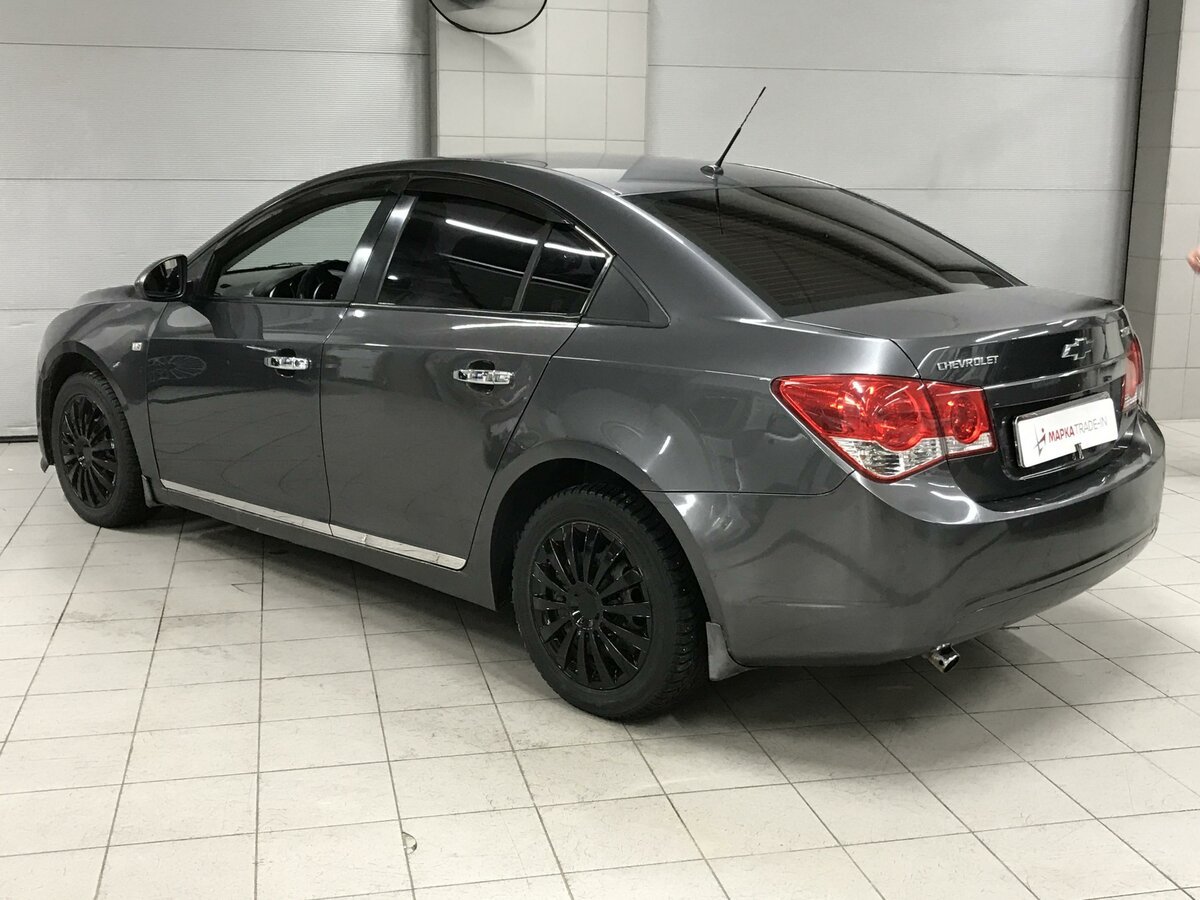 Chevrolet Cruze серый металлик
