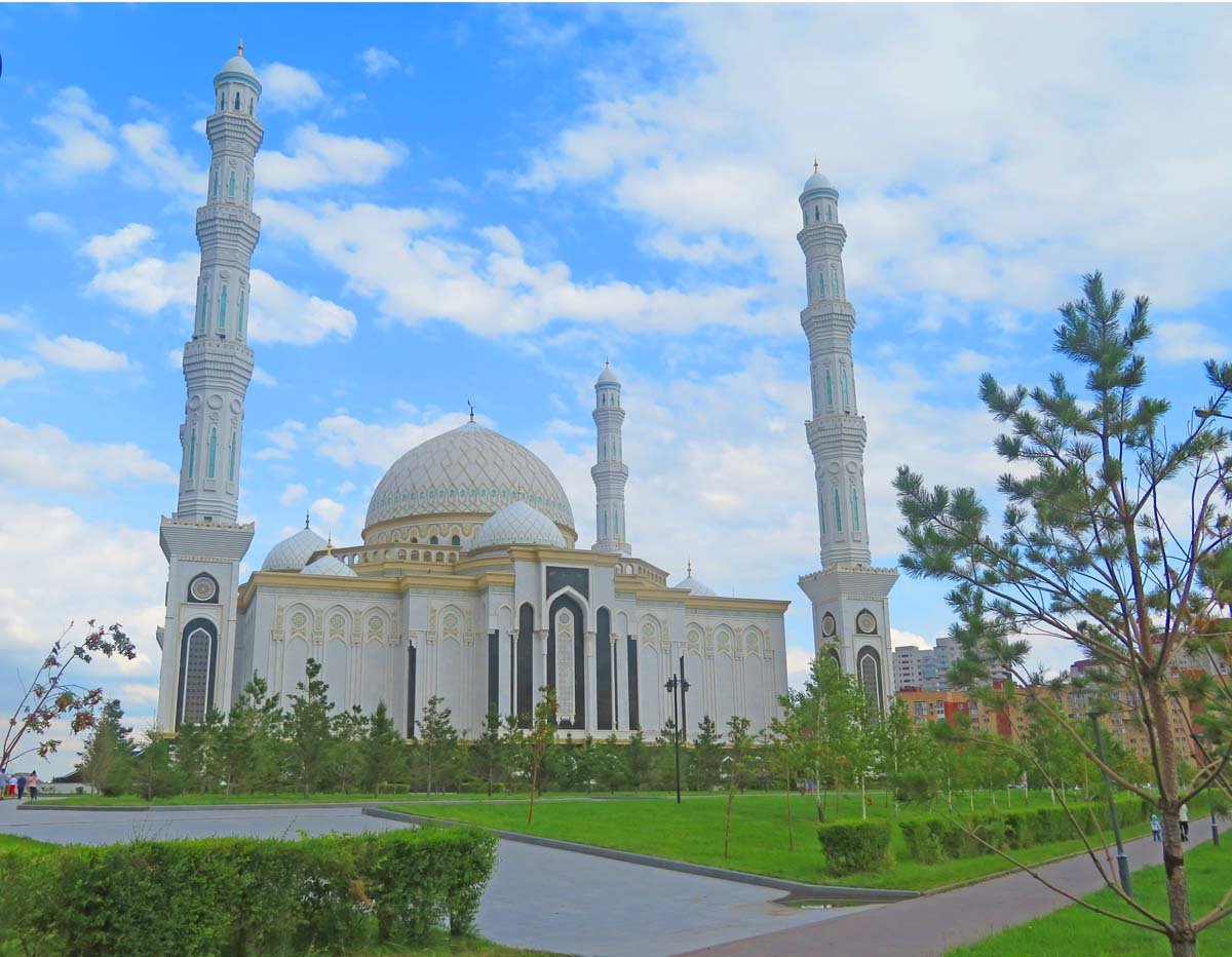 Достопримечательности Казахстана мечеть Хазрет Султан