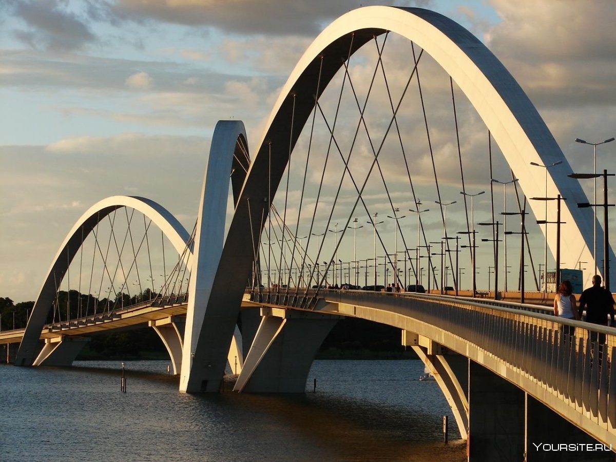 Мост Жуселину Кубичека