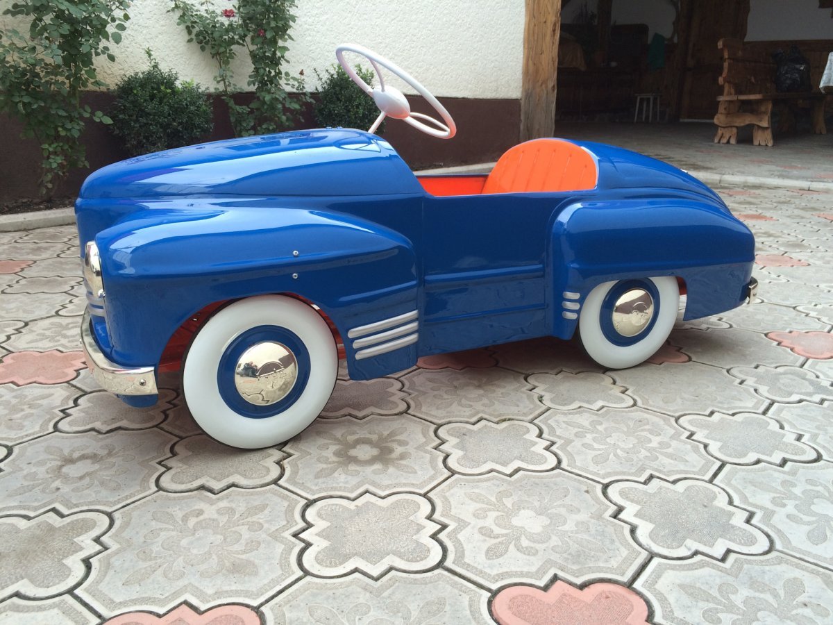 Советская детская педальная машина